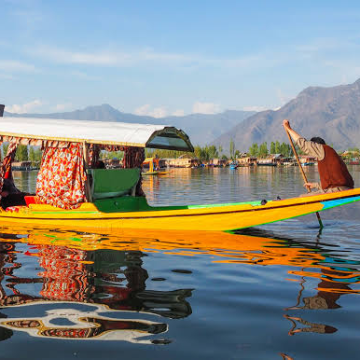 Kashmir Houseboat resort in Srinagar, Jammu & Kashmir With Club Mahindra